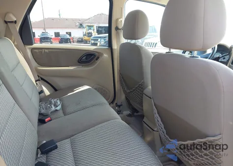 2004 Ford Escape Xlt from USA, damaged, VIN 1FMYU93144DA10489